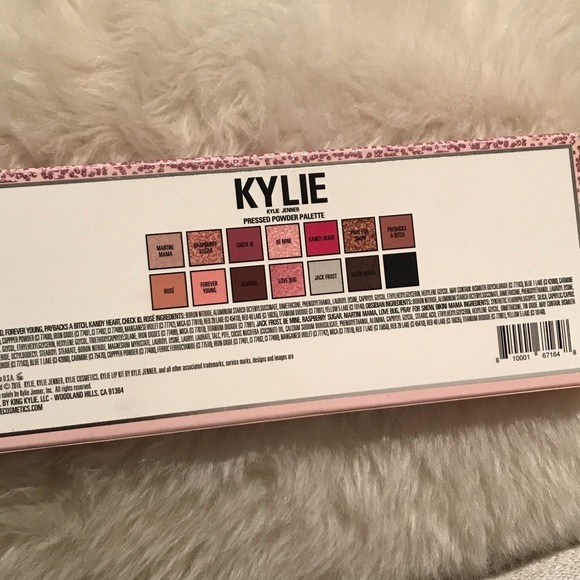 Kylie Jenner holiday 2019 pressed powder palette - Picture 2 of 4